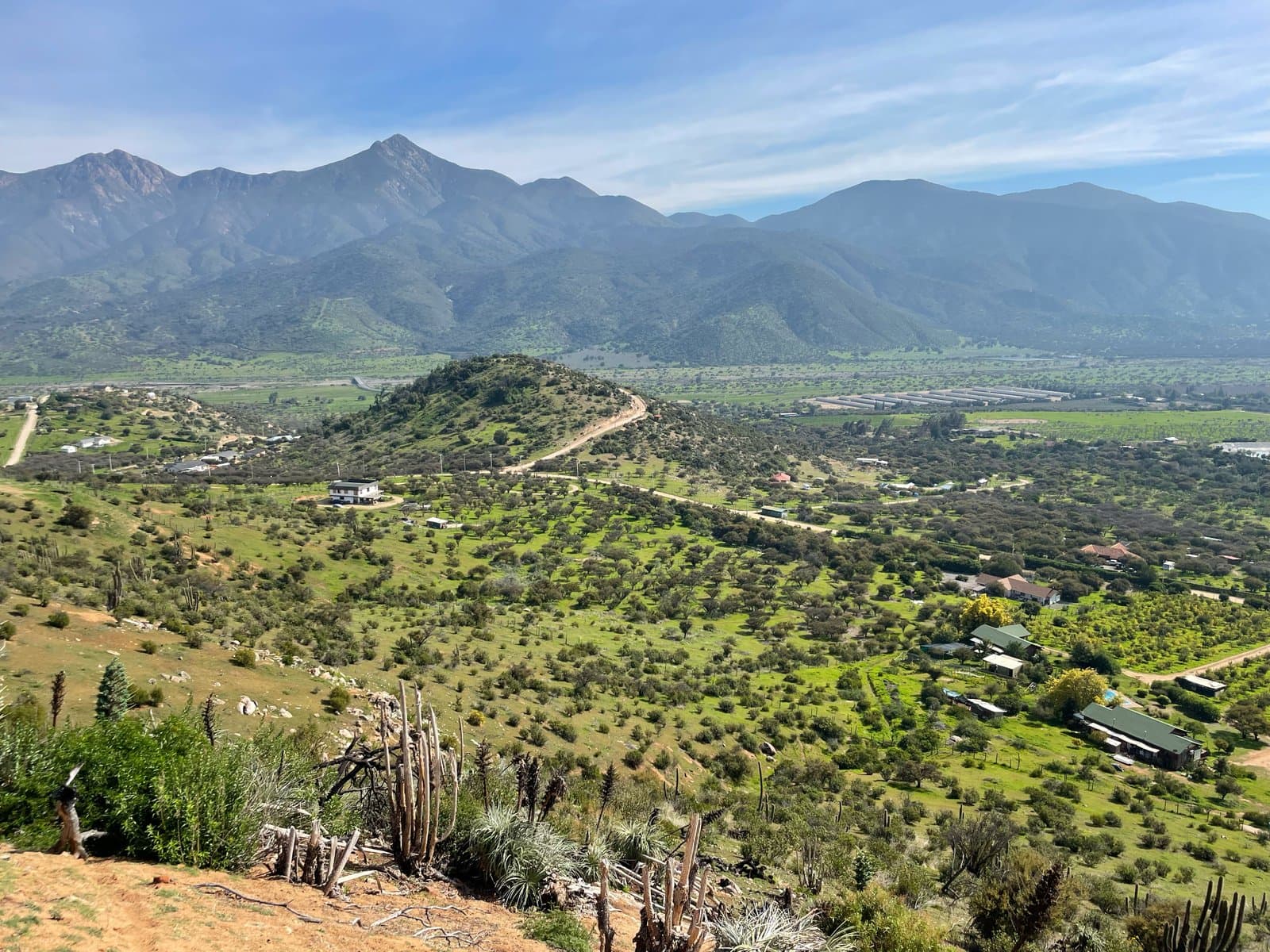 Montañas y cielo despejado — Mirador de Curacaví